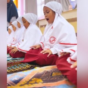 Pembelajaran Ibadah Menjadi Perhatian Penting di Sekolahku